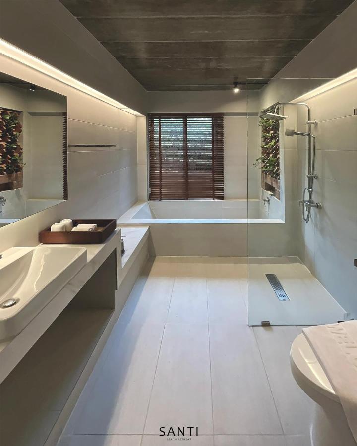 Santi Beach Retreat Chumphon Exterior photo