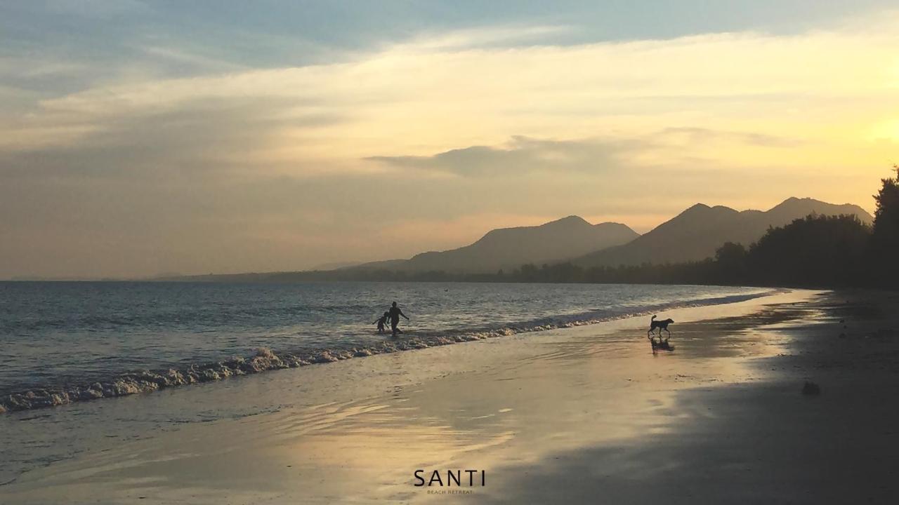 Santi Beach Retreat Chumphon Exterior photo